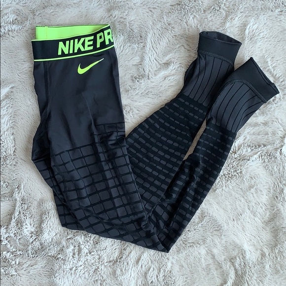 nike hyperrecovery tights